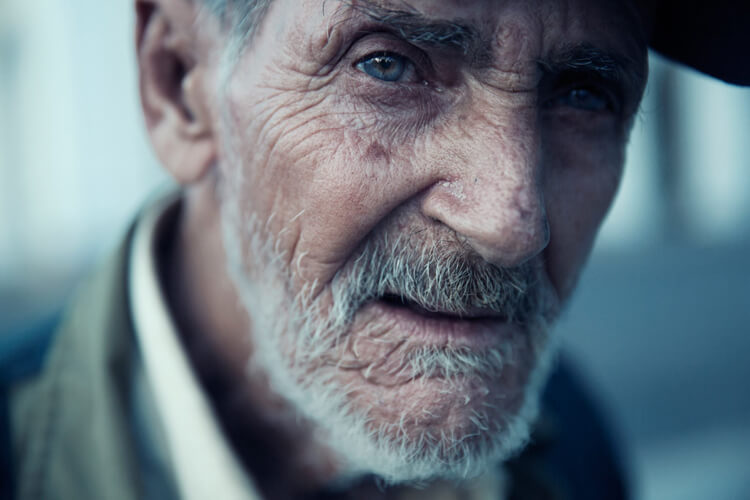 Picture of an old man with catch light